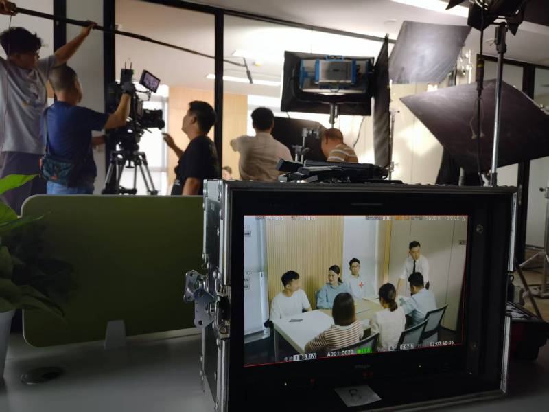 三都TVC拍摄公司：科技产品视觉化大师，诠释未来感与功能美学